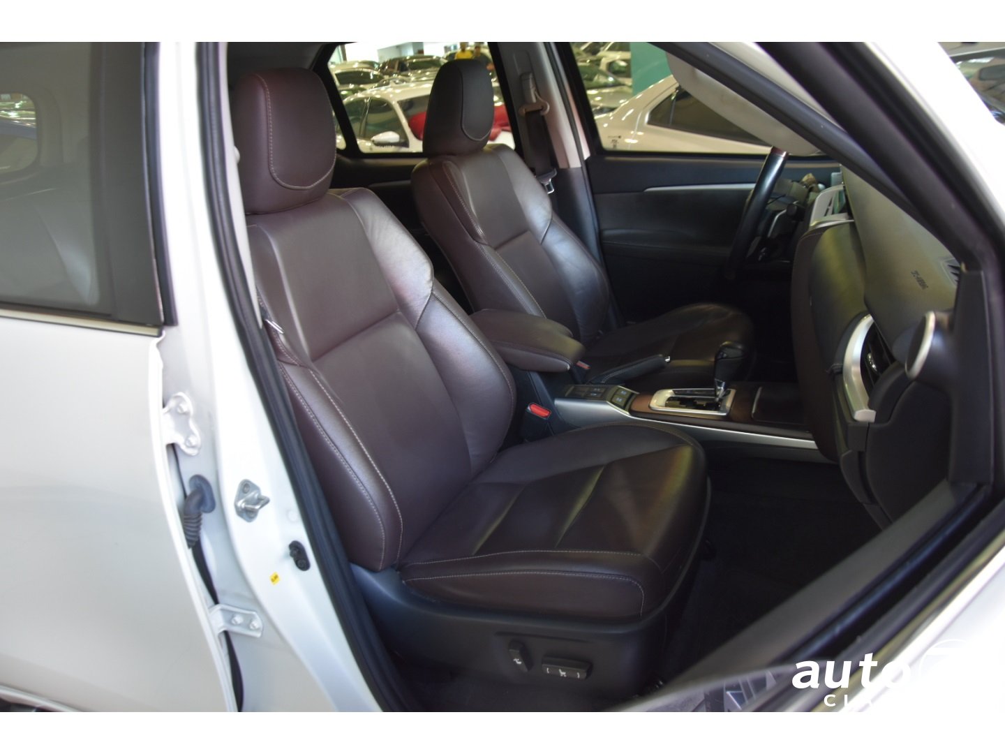 TOYOTA HILUX SW4 - Foto 5